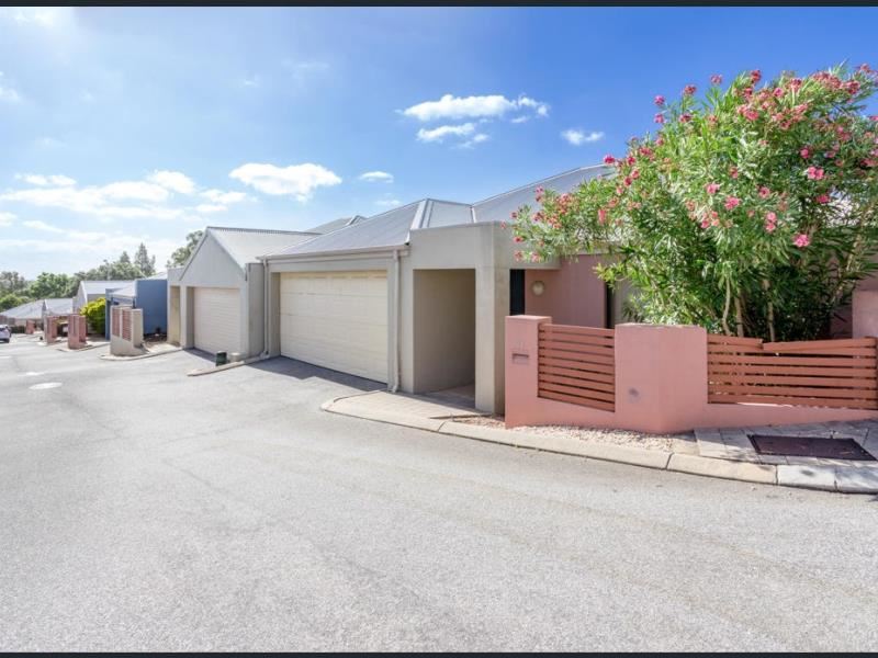 33/11 Serls Street, Armadale WA 6112