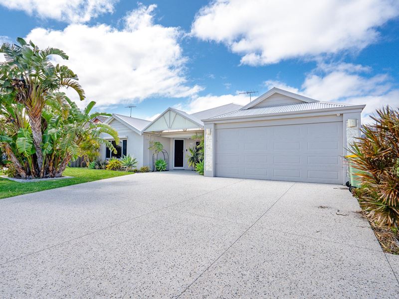 12 Pictum Way, Halls Head WA 6210