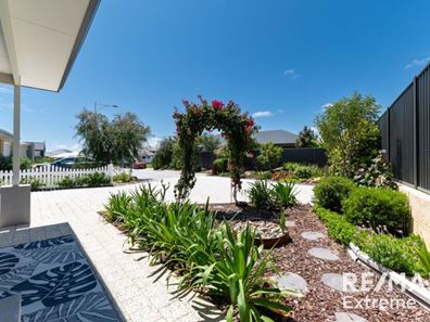 10 Koma Lane, Jindalee WA 6036