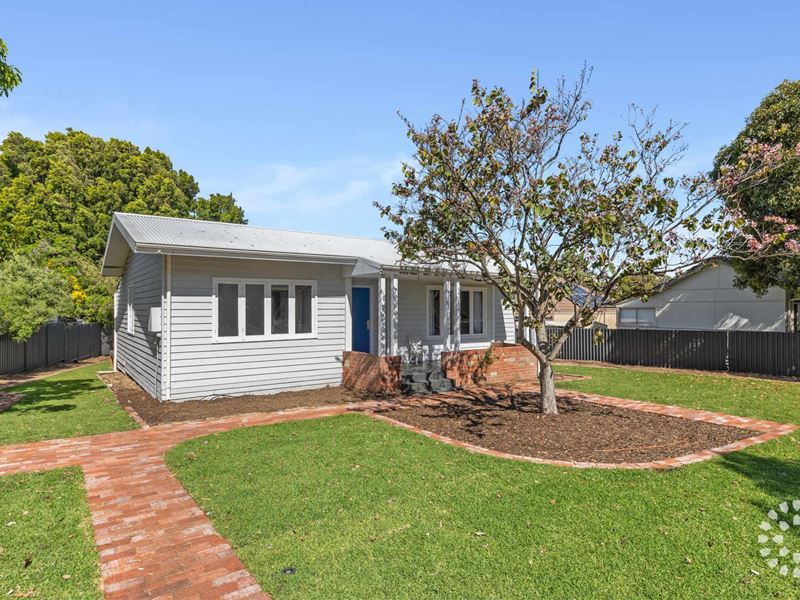 4 Thornett Street, Hilton WA 6163