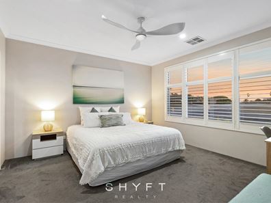 1 Dolphin  Way, Beldon WA 6027