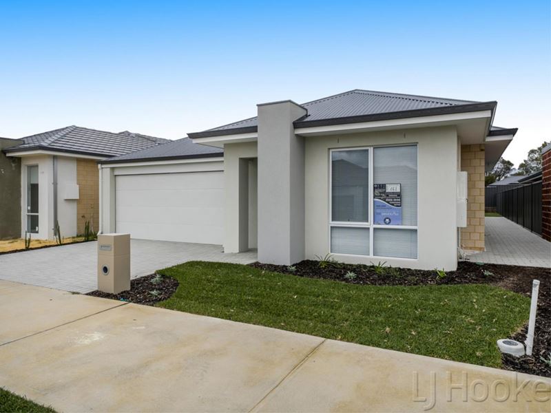 67 Denmark Loop, South Guildford WA 6055