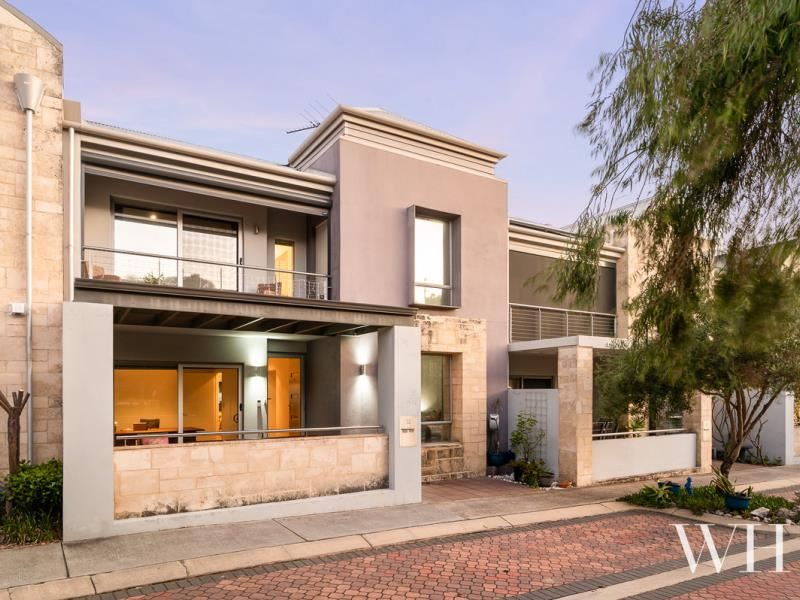 13 Roscommon Crescent, Beaconsfield