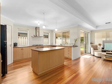 31 Dorchester Turn, Canning Vale WA 6155