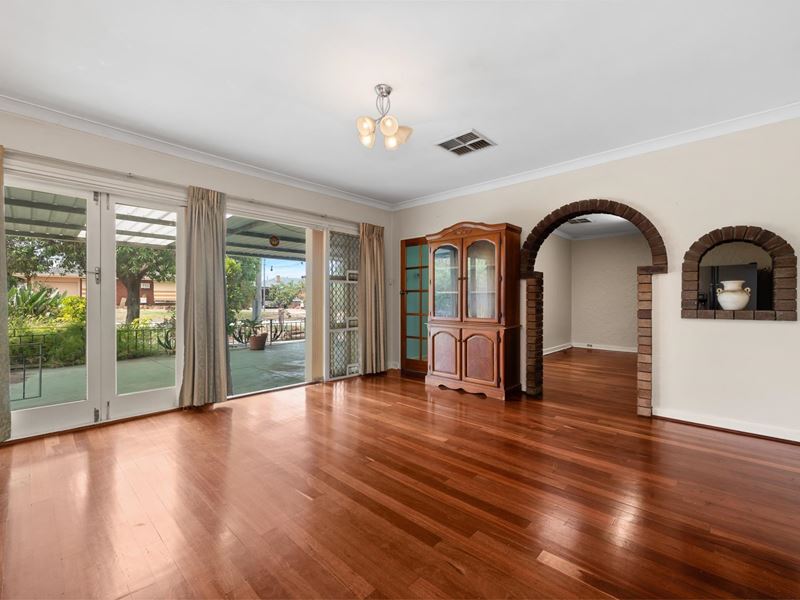 16 Exbury Road, Armadale WA 6112