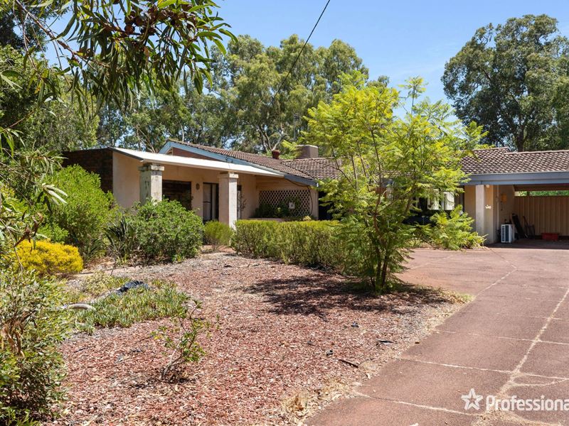 11 Giles Street, Lesmurdie WA 6076