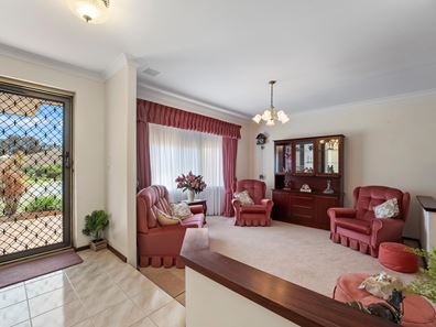 15 Kybra Mews, Rockingham WA 6168