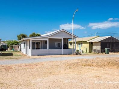 4/31 Glance Street, Horrocks WA 6535