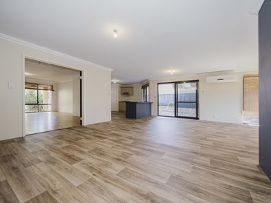 28 Blaxland Avenue, Two Rocks WA 6037