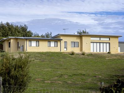 19 African Reef Boulevard, Greenough WA 6532