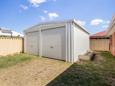 10 Dravite Way, Dalyellup WA 6230