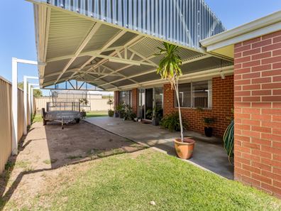 10 Dravite Way, Dalyellup WA 6230