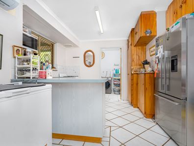 4 Joshua Way, Karloo WA 6530