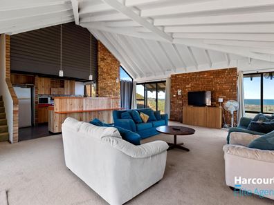 128 Warnbro Beach Road, Waikiki WA 6169