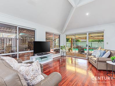 4 Freedman Way, Winthrop WA 6150