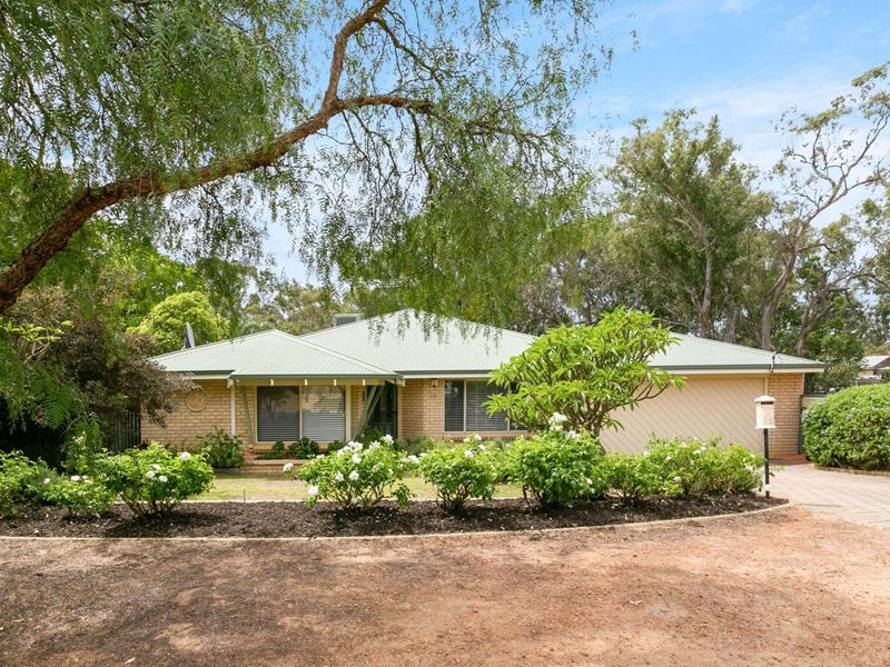 12 Balmain Rd, Greenmount WA 6056
