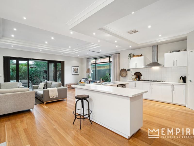 8A Davy Street, Alfred Cove