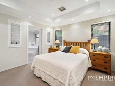 8A Davy Street, Alfred Cove WA 6154