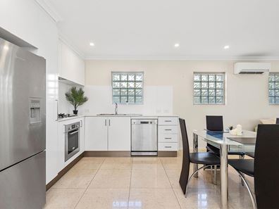 1/377 Daly Street, Cloverdale WA 6105