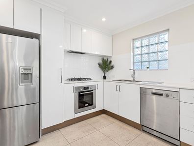 1/377 Daly Street, Cloverdale WA 6105