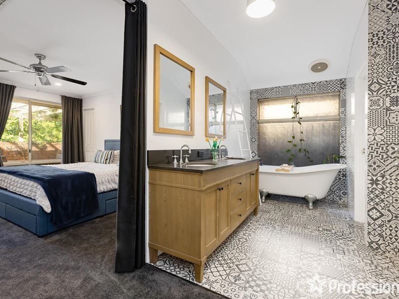 4 Bunter Court, Leeming WA 6149