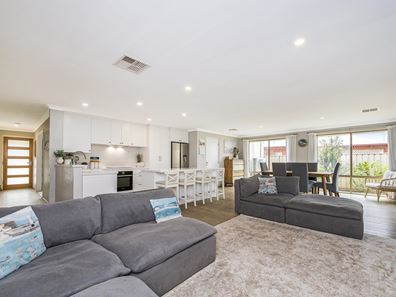 8A Clough Place, Lancelin WA 6044