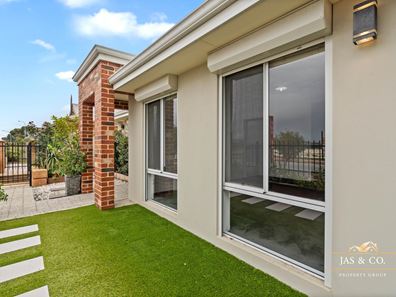 190 Suffolk Street, Caversham WA 6055