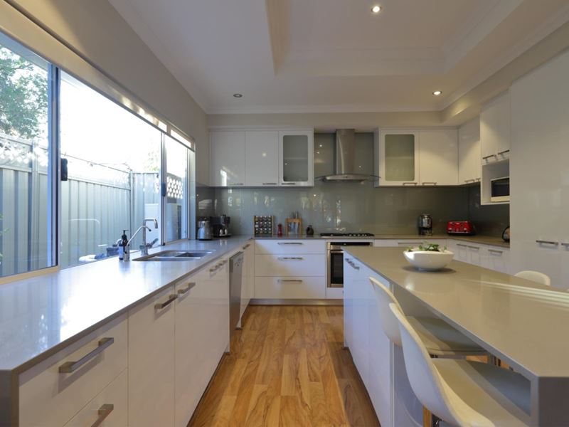 15 Reddington Way, Brentwood