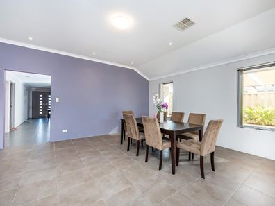 6 Streamside Street, Southern River WA 6110