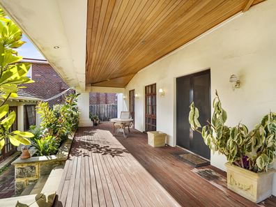 23 Inverness Crescent, Menora WA 6050
