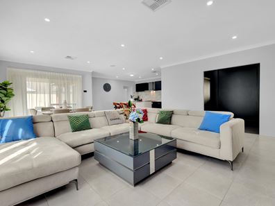18A William Street, Wattle Grove WA 6107