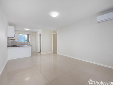 4/110-112 Safety Bay Road, Shoalwater WA 6169