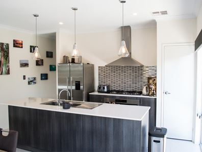 106 Santorini Promenade, Alkimos WA 6038
