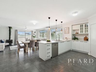8 Manila Road, Clarkson WA 6030
