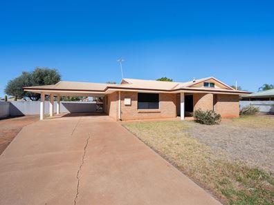 4 Bracklemann Drive, Boulder WA 6432