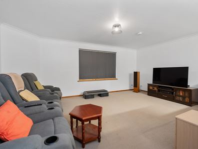 4 Bracklemann Drive, Boulder WA 6432