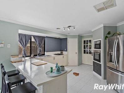 7 Dalona Parkway, Lakelands WA 6180