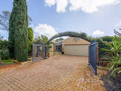 21 Ainsworth Loop, Booragoon WA 6154
