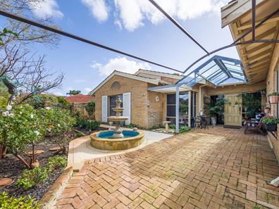 21 Ainsworth Loop, Booragoon WA 6154