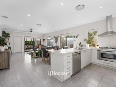 27 Kambany Approach, Dalyellup WA 6230