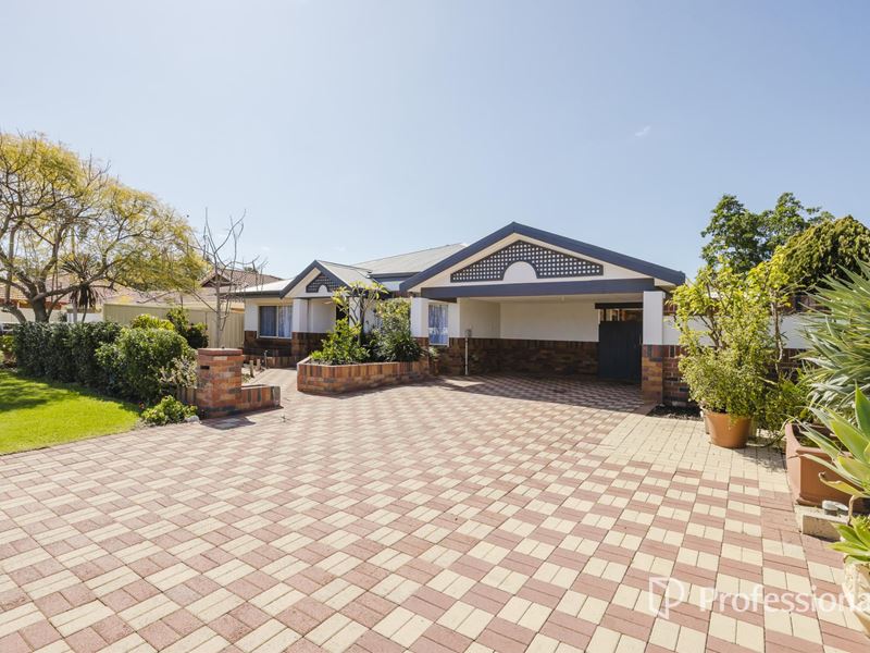 14 Bloodwood Drive, Marangaroo WA 6064