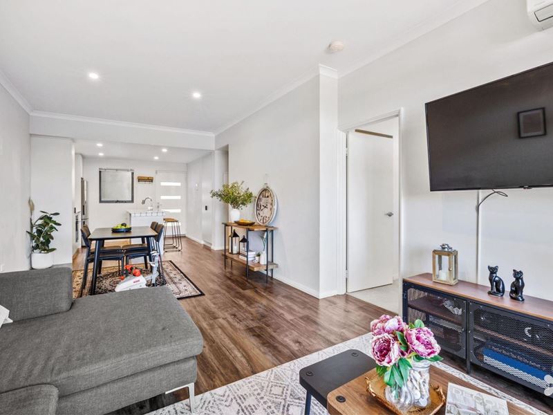 8/2 Cooli Street, Hammond Park WA 6164