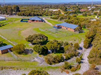 121 Greyhound Retreat, Nambeelup WA 6207