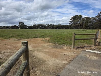 10 Rangatira Road, Drome WA 6330