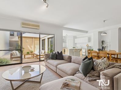 16 Juniper Bank Way, Subiaco WA 6008