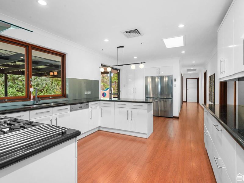 1 Barbigal Road, Roleystone WA 6111