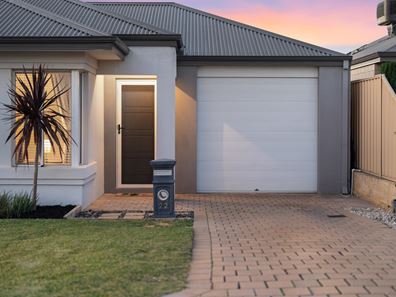 22 Blackstock Street, Hammond Park WA 6164