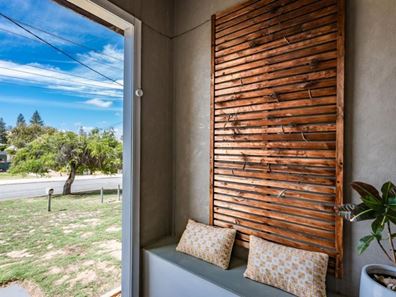17 Conway Street, Beachlands WA 6530