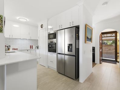 19/7 Harman Road, Sorrento WA 6020