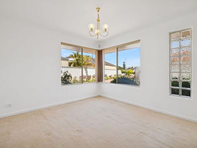 8 McLean Street, Dianella WA 6059